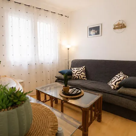Luna Center - 2 Balconies & 3 Ac