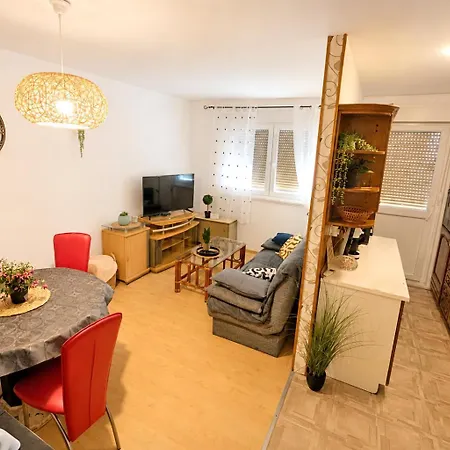 Apartamento Luna Center - 2 Balconies & 3 Ac