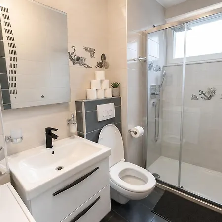 Apartamento Luna Center - 2 Balconies & 3 Ac